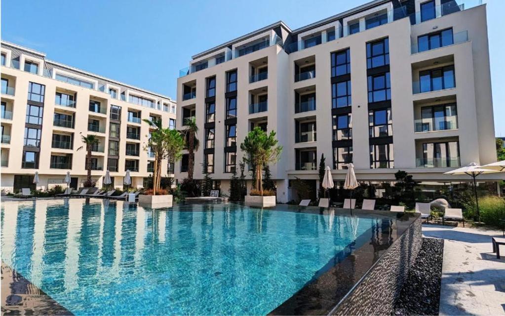Allure Varna